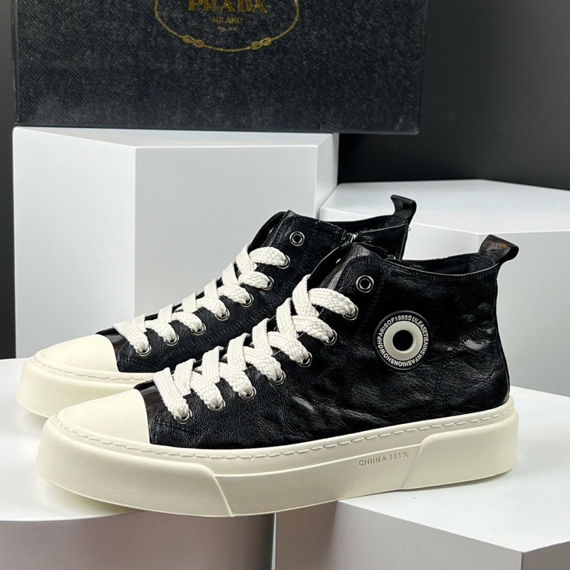 Pra*a casual shoes